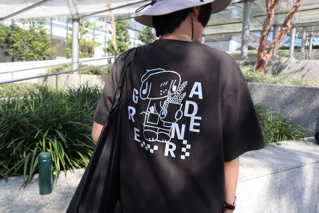 Kobe小狗植物喜林芋 UA T-shirt 中性版型 男女可穿 双面图案 - 女装 T 恤 - 棉 