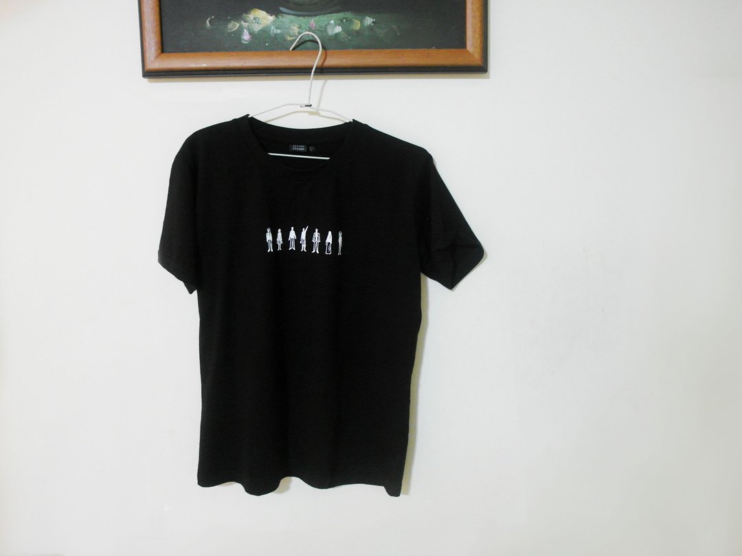渺渺众人 纯棉台制T-shirt  中性版型 黑白两色 - 男装上衣/T 恤 - 棉．麻 黑色