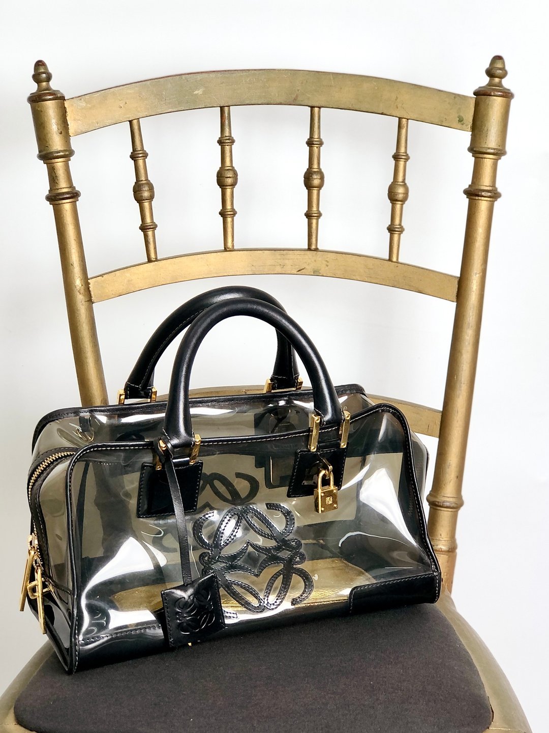 【日本直送 名牌中古包】LOEWE 罗威 Amazona 手提包 黑色 Anagram 塑胶 皮革 迷你波士顿包 vintage sek63g - 手提包/手提袋 - 防水材质 黑色