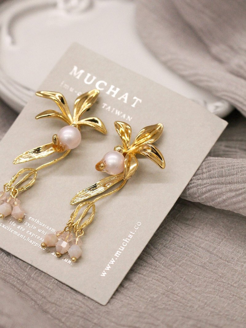 颂夏。MUCHAT 手作 14KGP 金花珍珠纯银针耳环 - 耳环/耳夹 - 其他金属 金色