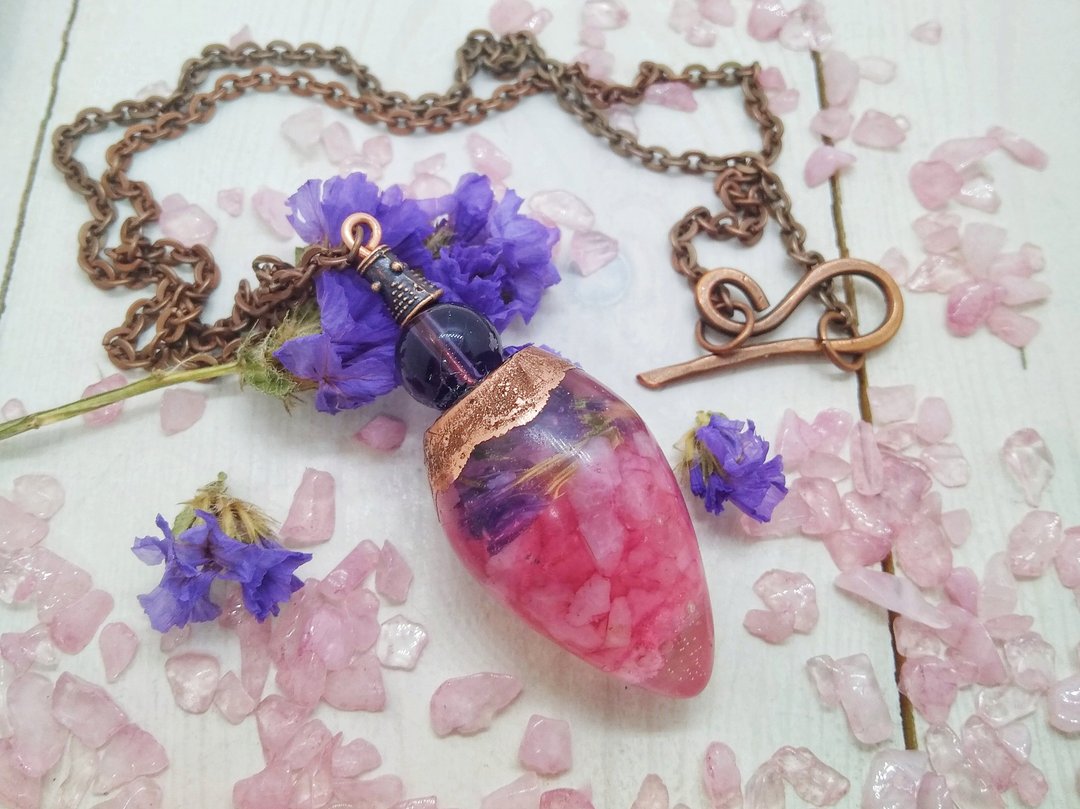 Rose quartz and flowers pendulum necklace / Resin jewelry electroformed - 项链 - 其他材质 粉红色