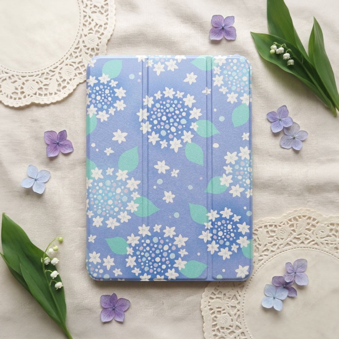 ペン収纳付手帐型 iPad ケース【あじさい】三つ折りスタンド机能付ソフトケースタイプ - 平板/电脑保护壳 - 人造皮革 蓝色