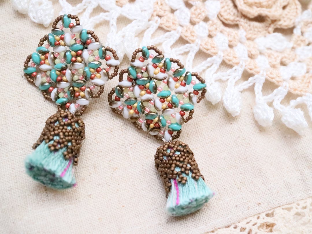 Glass Tweed Earrings Type Clip-On Turquoise Color Elegant Sophisticated Delicate Czech Bohemia Colorful Czech Beads Czech Glass Seed Beads Tassel Bunch - 耳环/耳夹 - 玻璃 多色