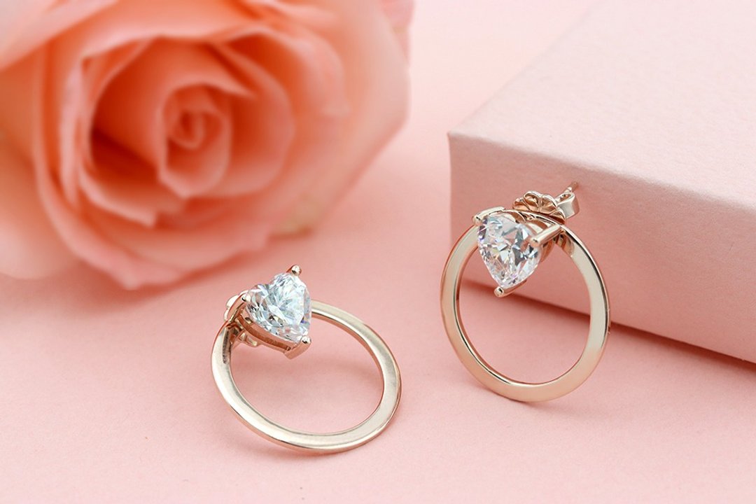 Shelly sterling silver earrings with zirconia gemstones - 耳环/耳夹 - 纯银 银色