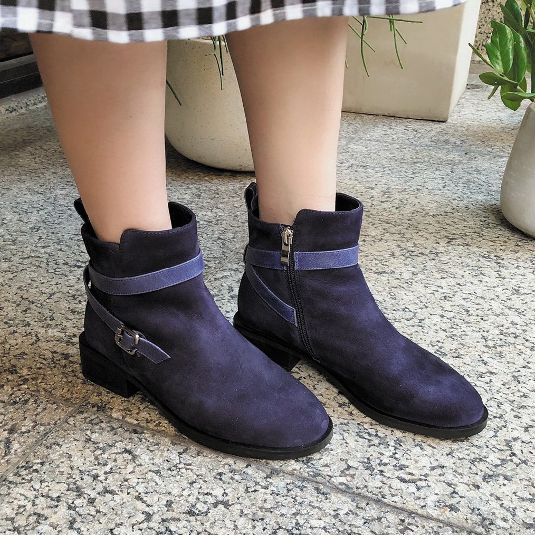 【优雅冬日】防水全真皮系带造型显瘦跟靴_午夜深蓝 - 女款短靴 - 真皮 蓝色