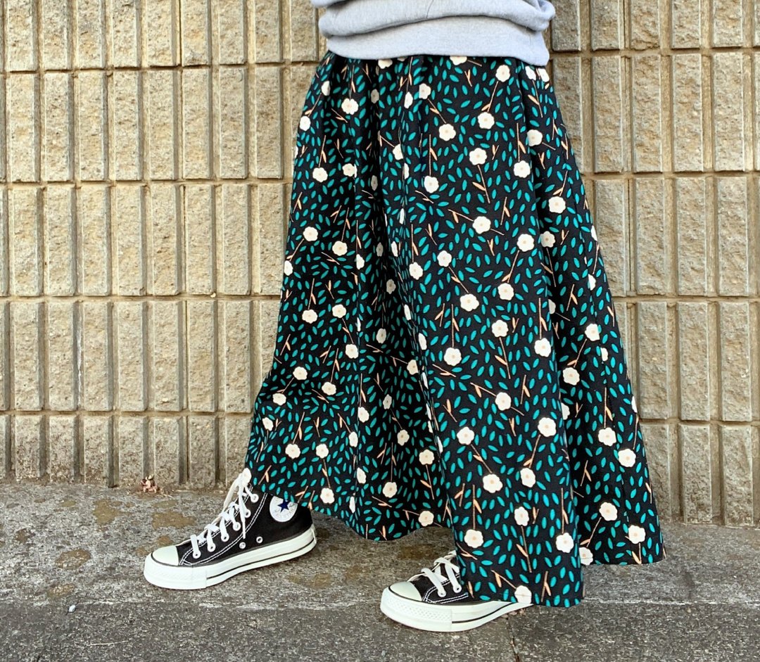 Pretty flowers　skirt　Black - 裙子 - 棉 黑色