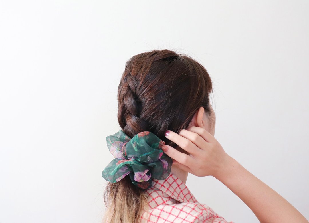 Botanical art scrunchie Black  Asahi art style original textile  Big scrunchie - 发饰 - 橡胶 绿色