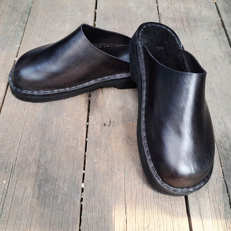 黑色皮鞋、皮革木屐鞋、手工鞋、定制化生日礼物 - 男女凉鞋 - 真皮 黑色