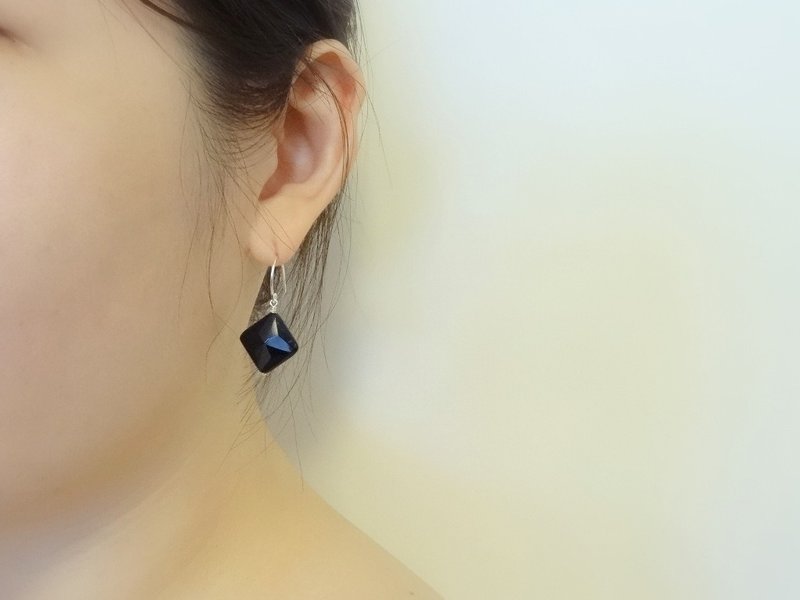 ::宝石几何拼接:: 黑玛瑙菱形方形切割简约纯银耳环。可改夹式 - 耳环/耳夹 - 纯银 黑色