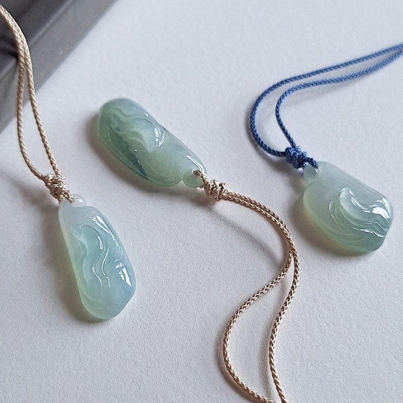 迷你缅甸翡翠鱼吊坠 | 如鱼得水 | 天然缅甸翡翠吊坠 - 项链 - 玉石 
