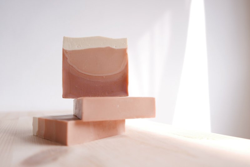 【母亲节礼盒】粉红色的一生 \ 天然手工皂 (敏感肌专用) - 肥皂/手工皂 - 其他材质 