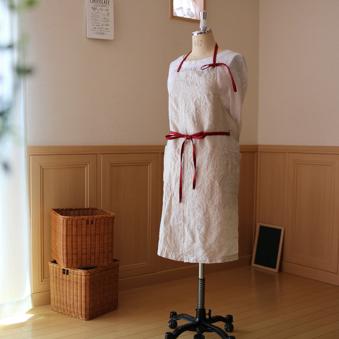 T-like order item / 83 cm length Halter-neck apron / linen (off scarlet) - 围裙 - 棉．麻 白色