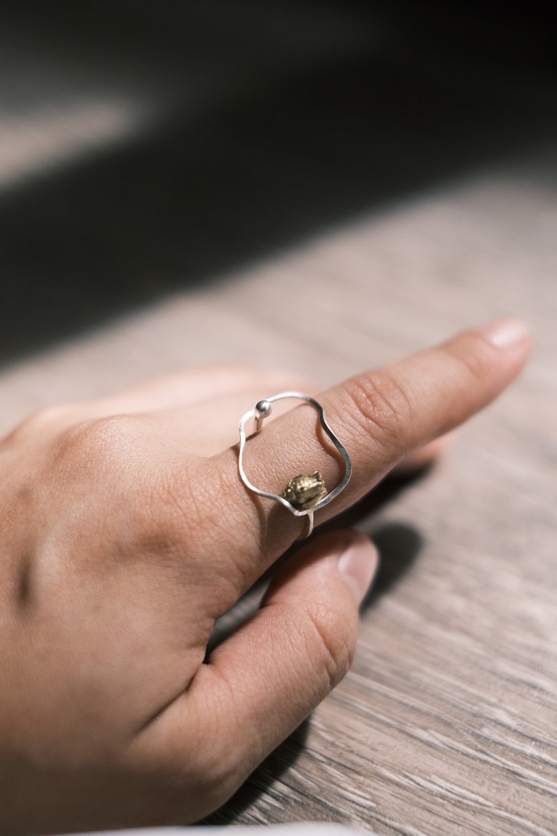 Flower Frame Ring 花の框 戒指 - 戒指 - 纯银 银色