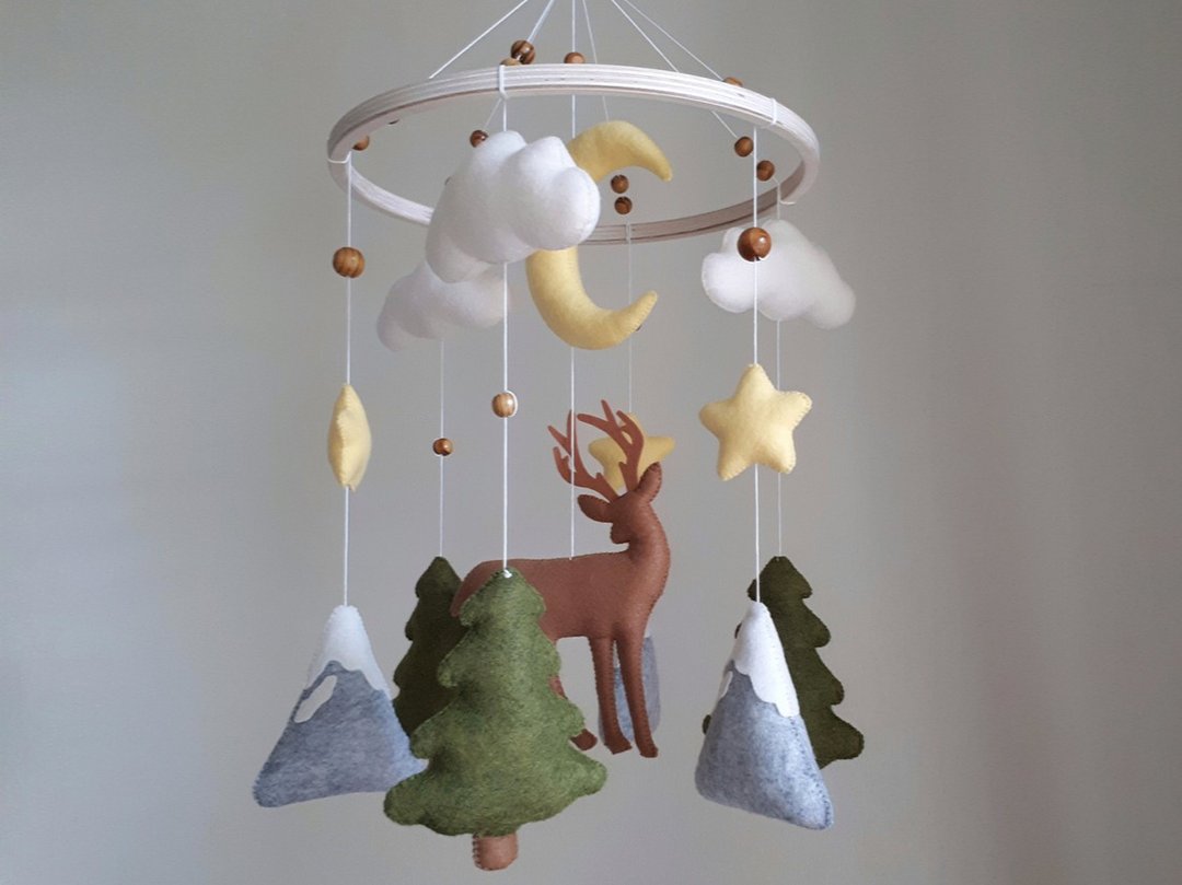 Baby mobile woodland nursery, forest deer crib mobile scandinavian nursery decor - 玩具/玩偶 - 环保材料 绿色