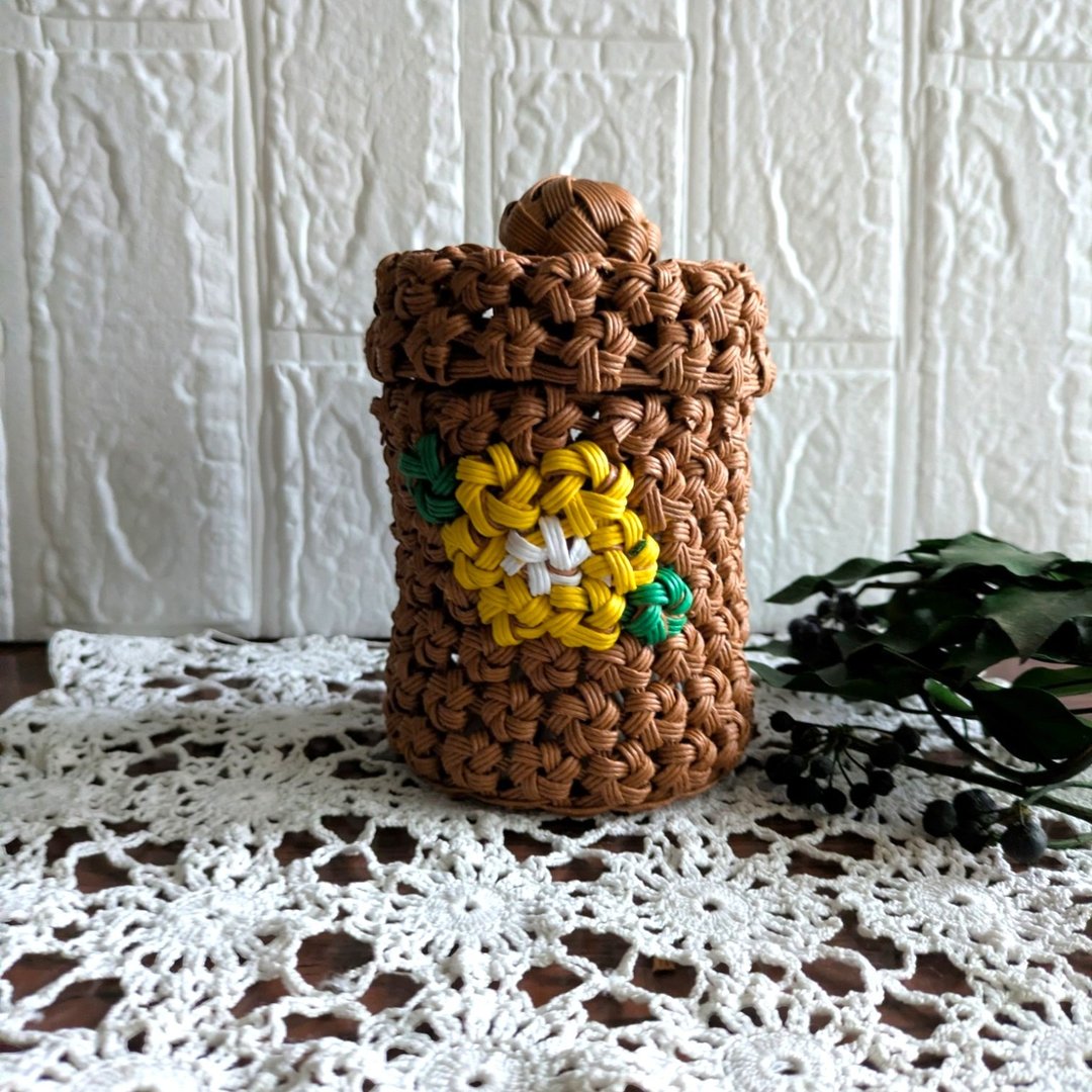 栗色山茶花“花结び编”风格，附盖和风小物收纳盒，适合桌面收纳的棉花棒盒 - 收纳用品 - 纸 咖啡色
