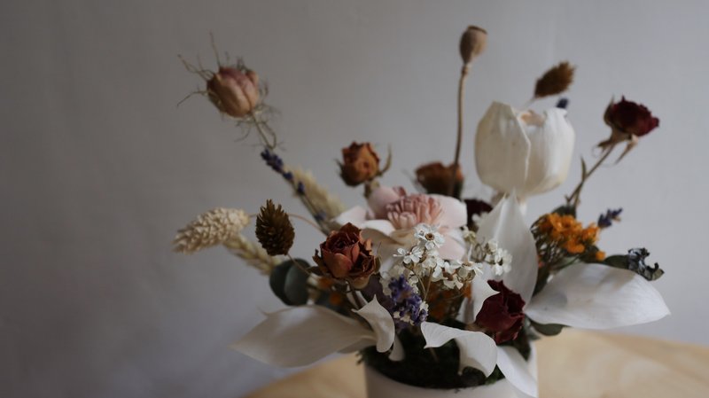 【DIY材料包】自然风质感小桌花 干燥花/在线教学/新手学花艺 - 植栽 - 植物．花 白色