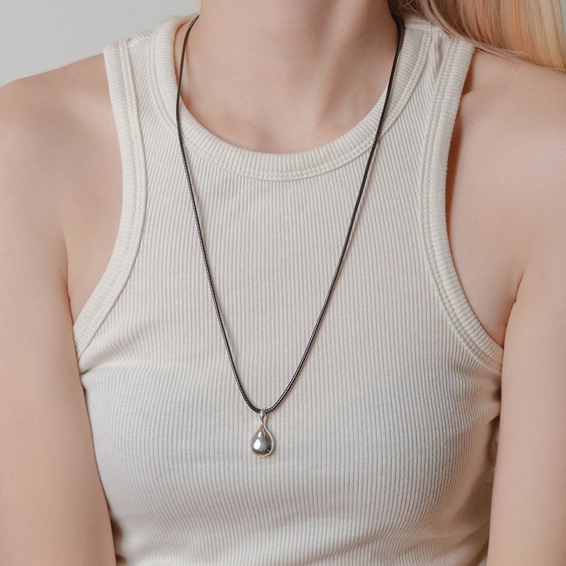 Dewdrop Necklace 露珠纯银项链 (配黑绳) 水滴造型纯银坠子设计 - 项链 - 纯银 银色