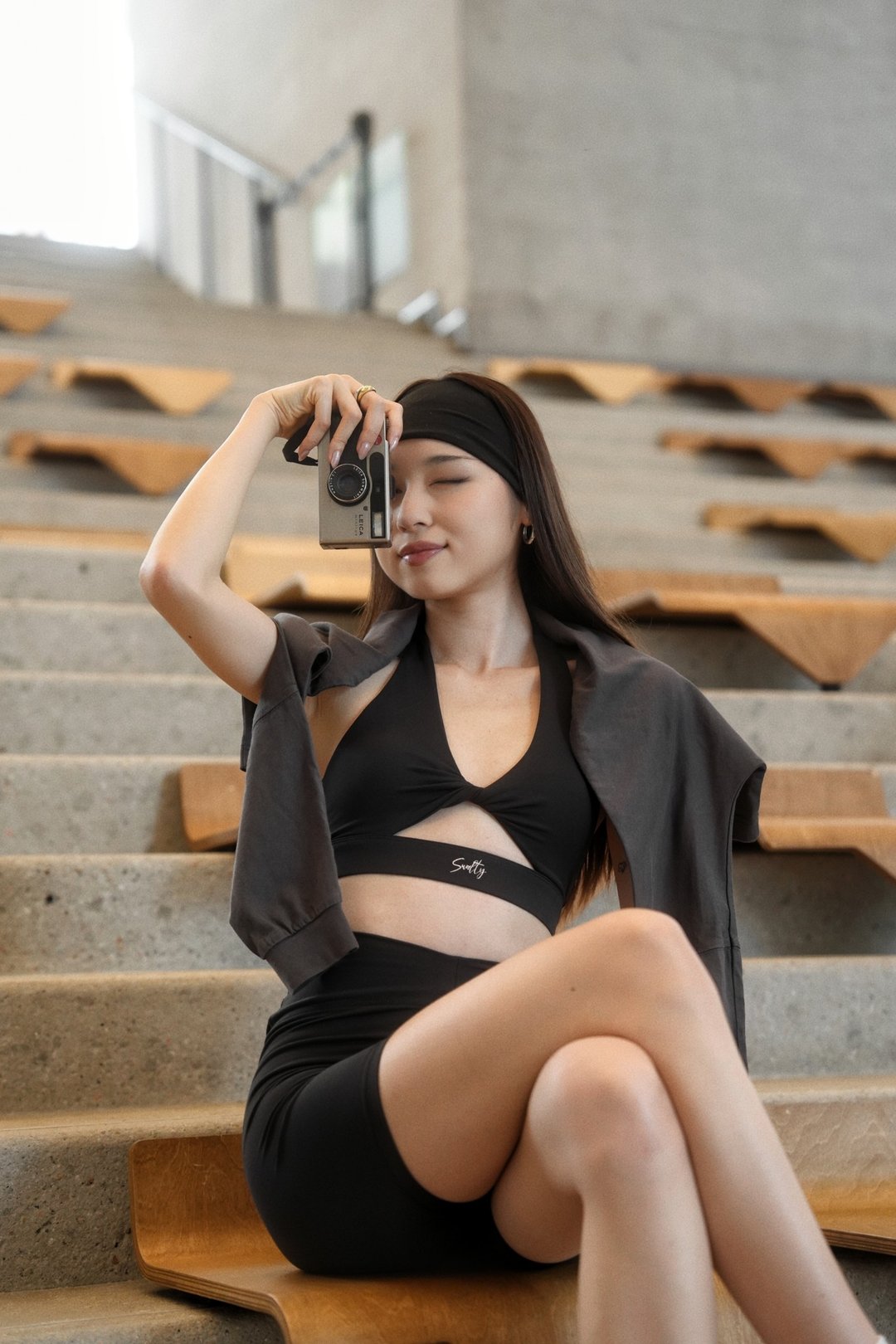 扭结褛空运动背心/瑜珈服 - 女装上衣 - 其他人造纤维 蓝色