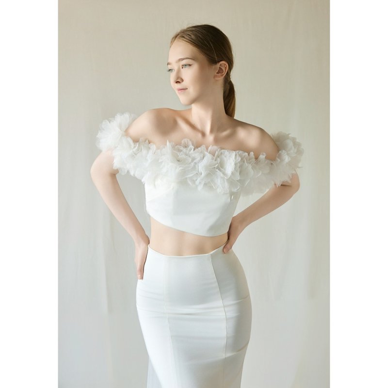 浪漫花瓣造型披肩 - 围巾/披肩 - 聚酯纤维 白色