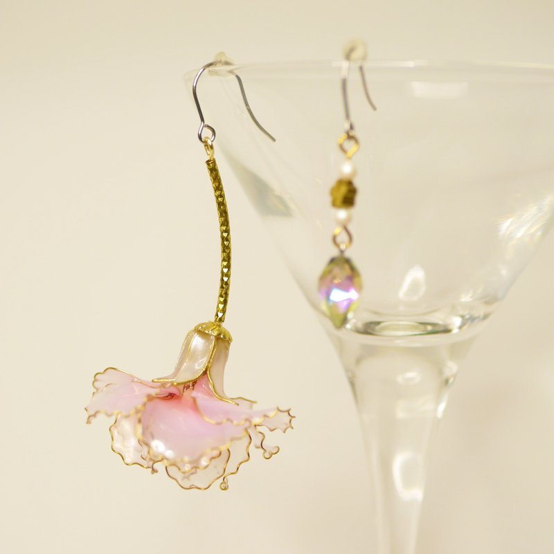 ［接单制作］五月 / 女性之爱 / 母亲节 / 母の日 / 粉色康乃馨 - 耳环/耳夹 - 其他金属 粉红色