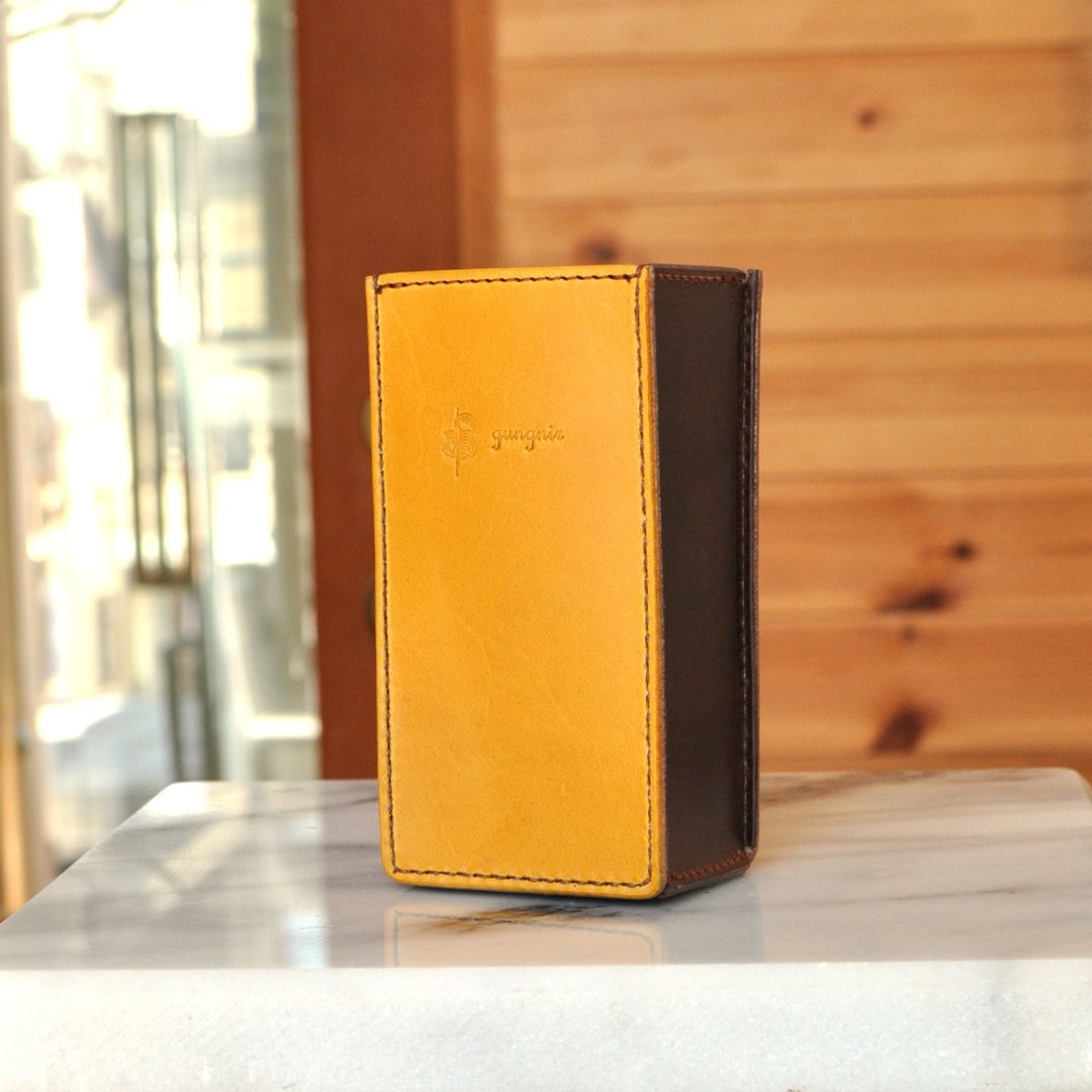 Leather eyeglass stand No.3 Buttero - 收纳用品 - 真皮 多色