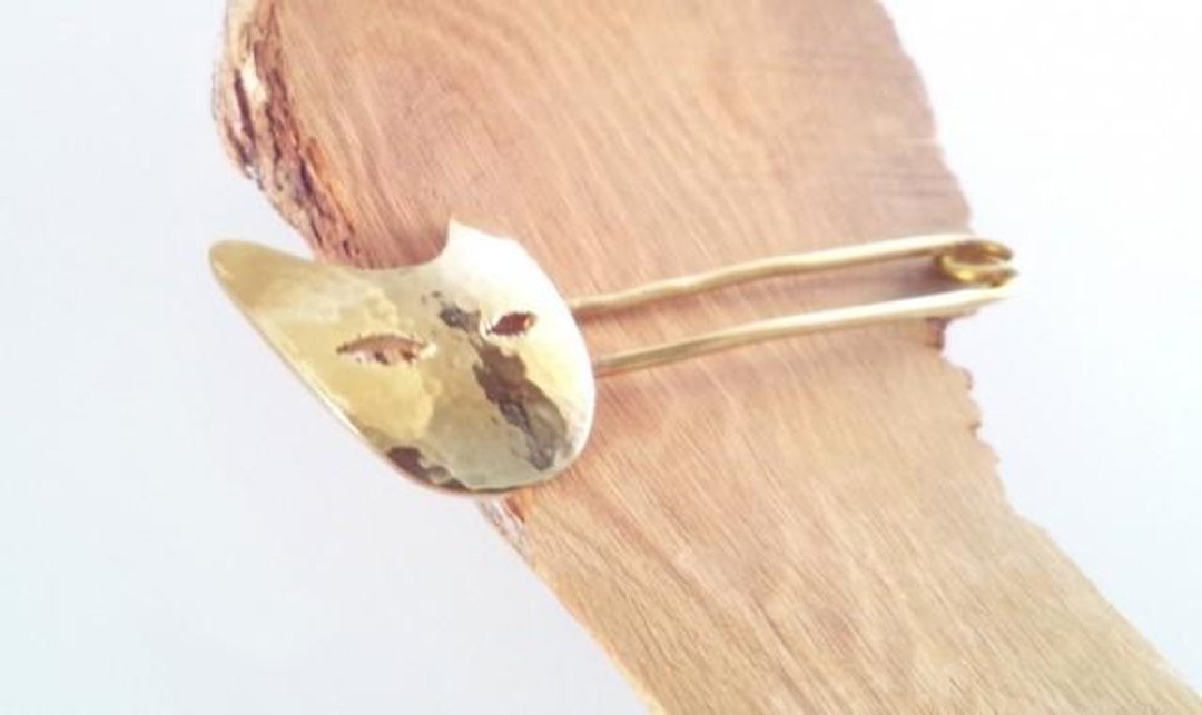Cat stall pin 2 brass forging - 戒指 - 其他金属 金色