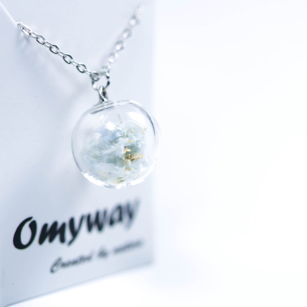 爱家作-OMYWAY特价日本粉蓝小菊干花永生花玻璃球饰物颈链1.4cm - 颈链 - 玻璃 白色