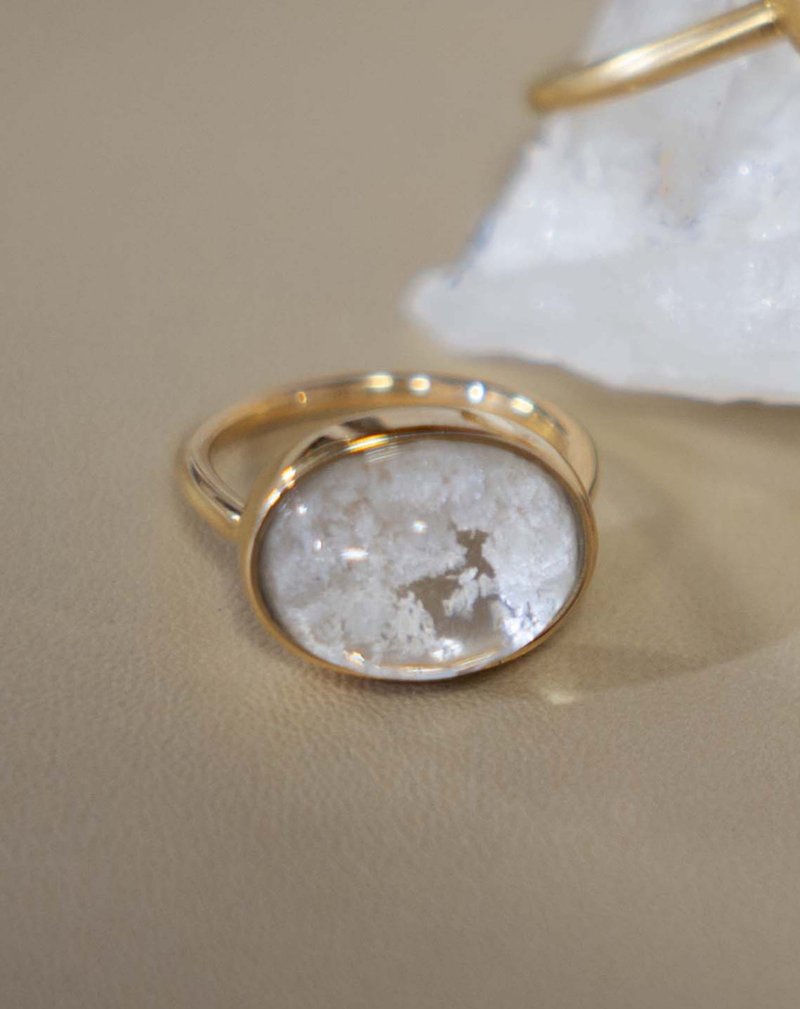 White Garden Quartz K18 Ring - 戒指 - 其他金属 白色