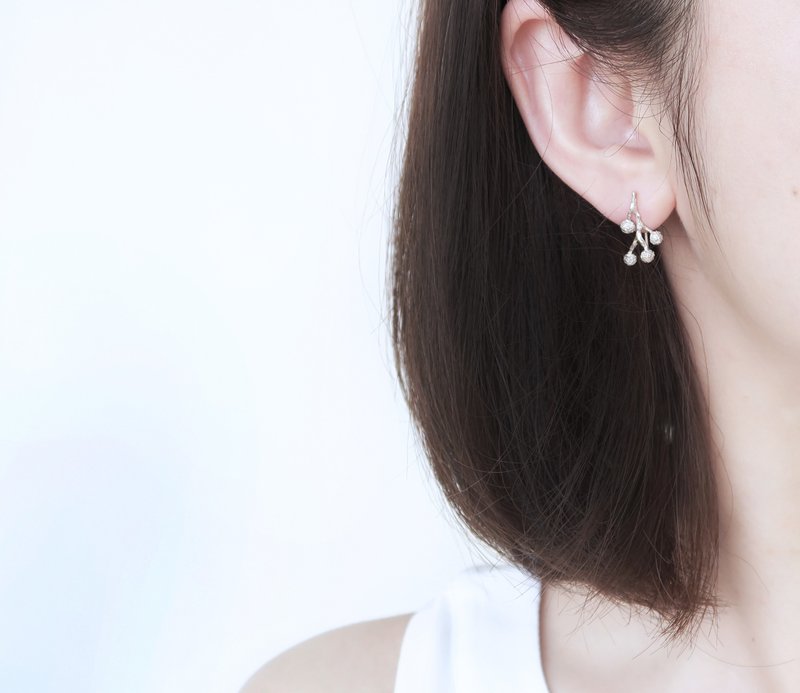 森林系 925纯银 金合欢花果 耳环 耳夹 不对称一对 - 耳环/耳夹 - 纯银 银色