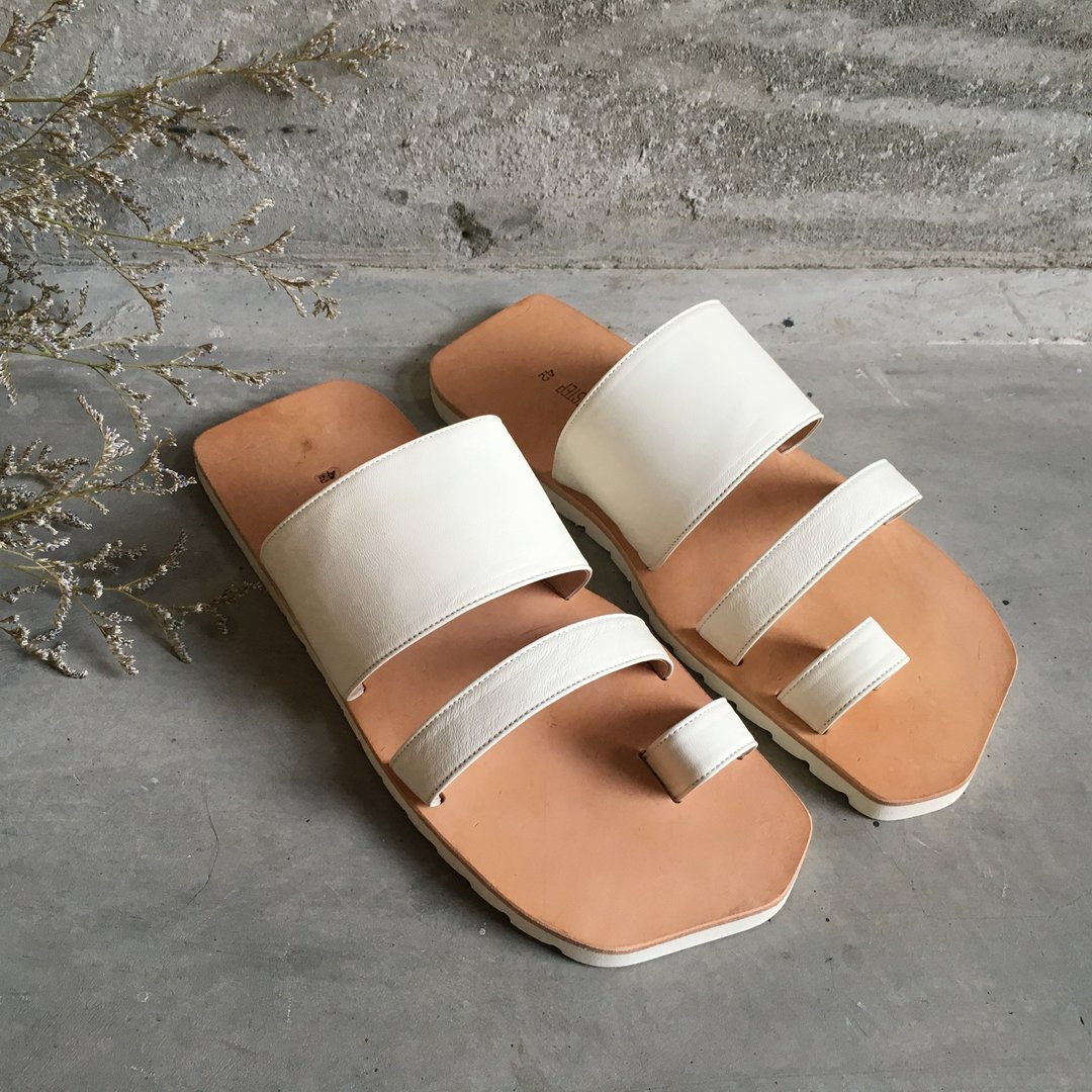 CLAVESTEP III Sandals - 手工真皮 男生拖鞋 客订颜色 - 男女凉鞋 - 真皮 白色