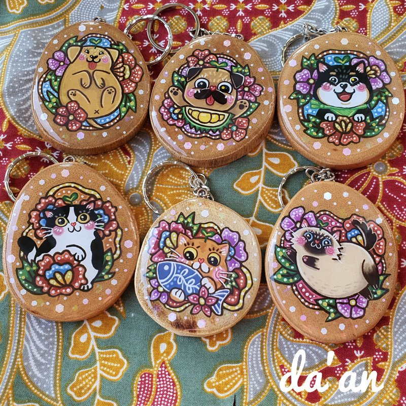 Handmade original design, batik inspired cute phatty cat and dog wooden keyc - 钥匙链/钥匙包 - 木头 咖啡色
