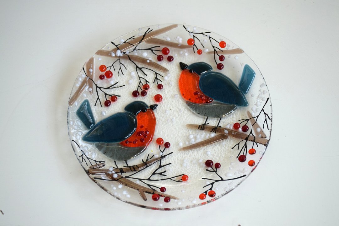 Dessert plates with bird - Fused glass hand painted plates for sweets - 盘子/餐盘/盘架 - 玻璃 透明