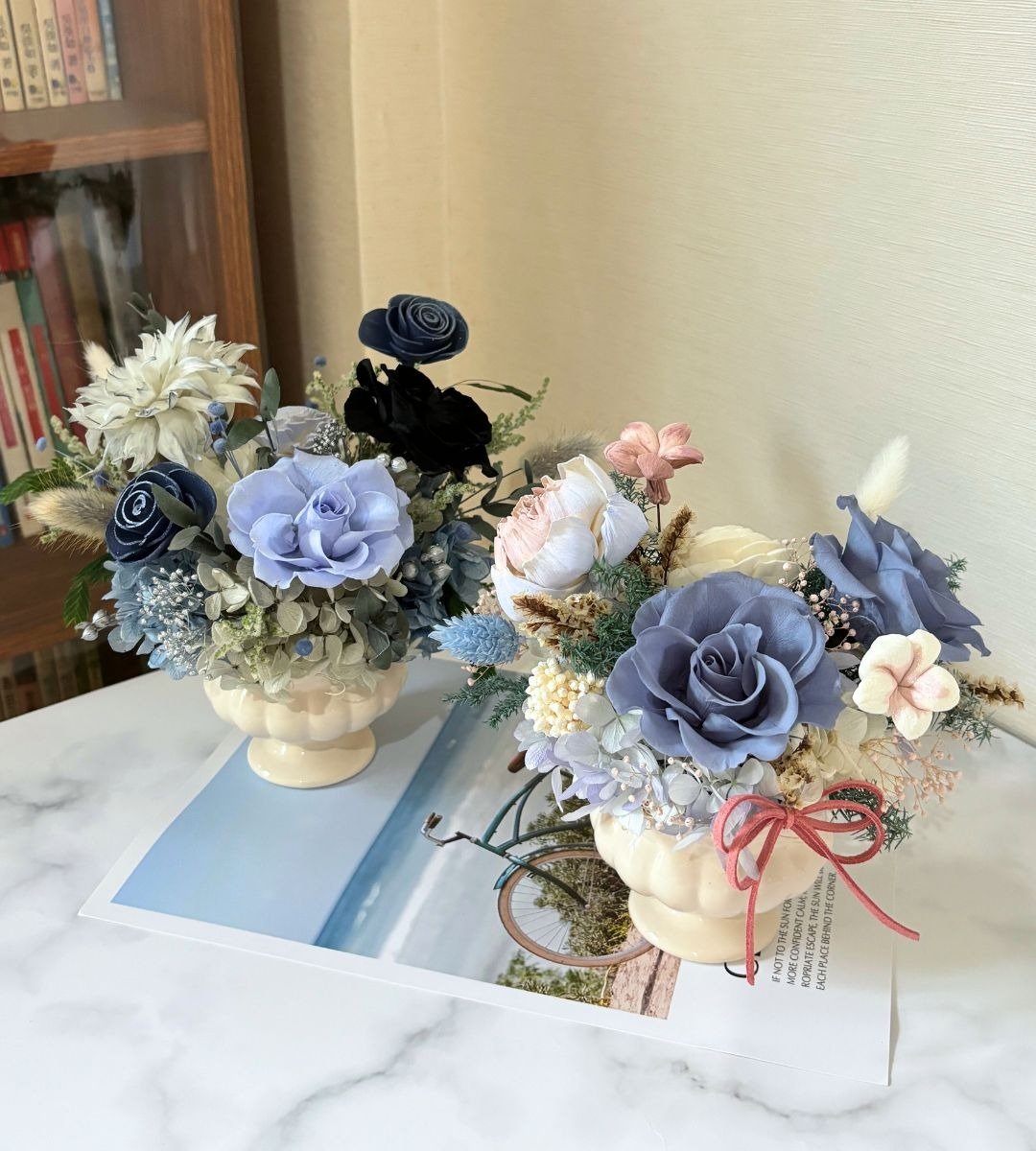 愈心花艺 | 蓝色圆舞曲冠军杯永生桌花 (有现货) 开幕花礼/升迁花礼 - 干燥花/捧花 - 植物．花 