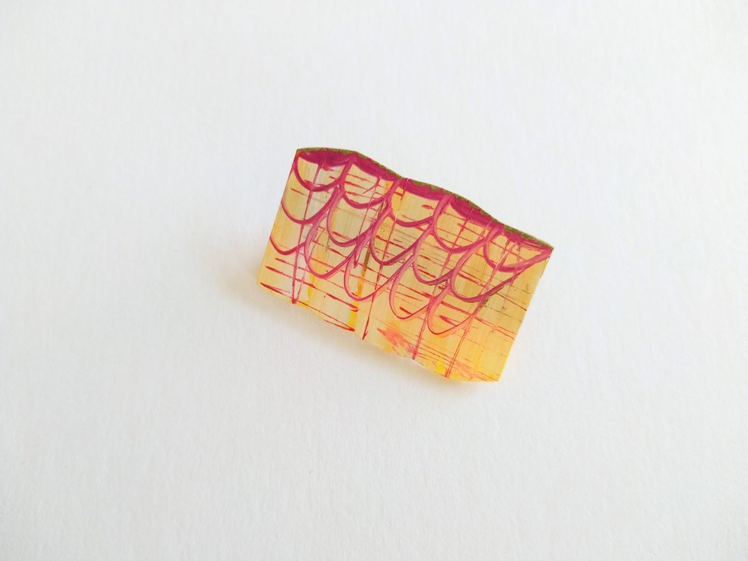 Kakera Brooch Moyo - 胸针 - 塑料 粉红色