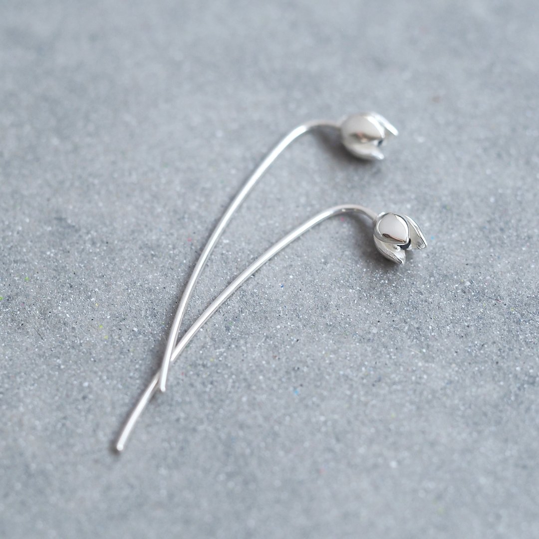 Snowdrop Hook Earrings Silver 925 - 耳环/耳夹 - 其他金属 灰色