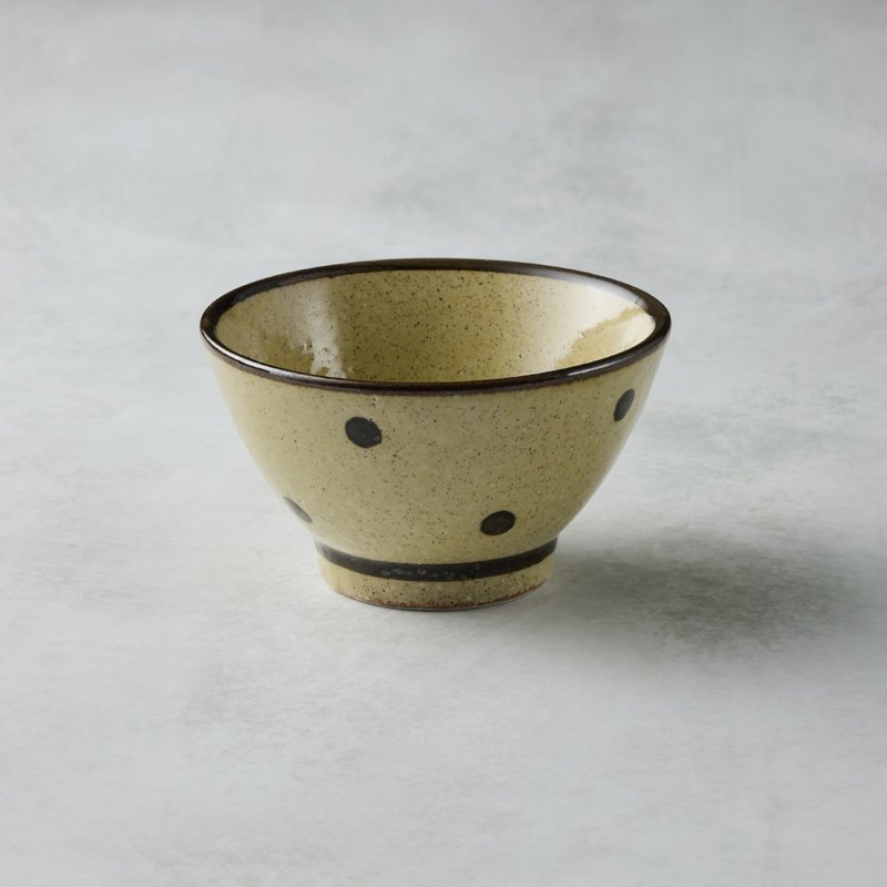 日本美浓烧 - 和风水玉点点饭碗 (11cm) - 碗 - 瓷 卡其色