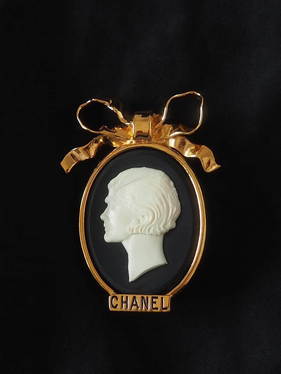 CHANEL COCO 卡美欧胸针 复古风 金色 黑色 米白 vintage - 胸针 - 其他金属 金色