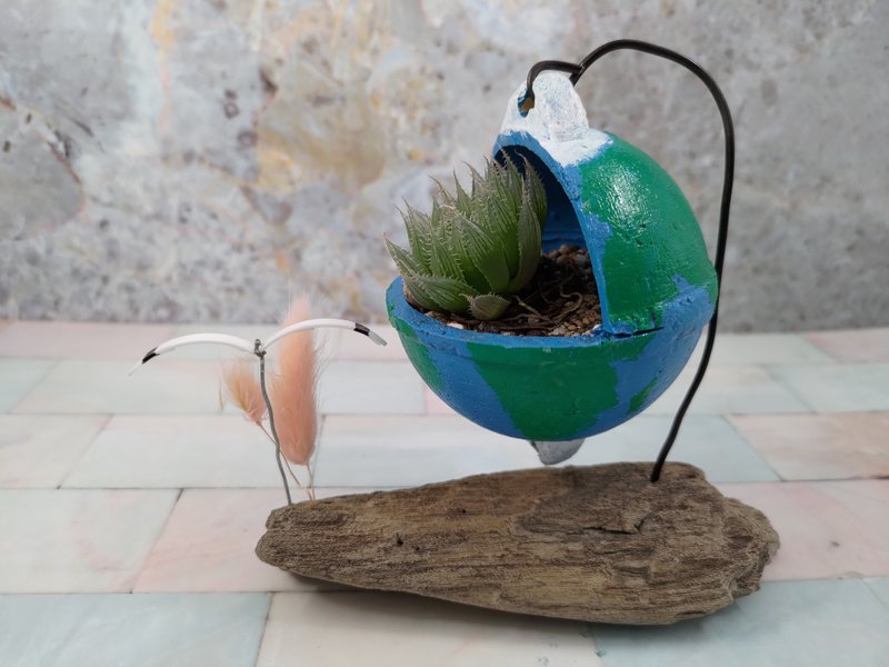 台中 植有一个地球─海废浮球花器 (一人成团) - 植栽 - 塑料 