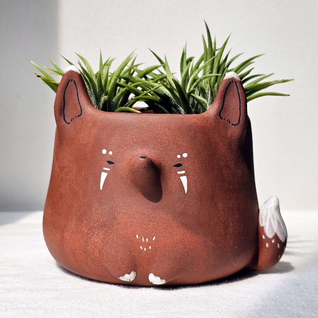 Dark brown tribal fox planter. Handmade clay plant pot. - 花瓶/陶器 - 陶 
