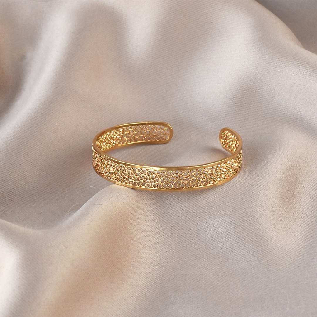 黄铜 18K 金镂空蕾丝手镯 - 手链/手环 - 铜/黄铜 金色