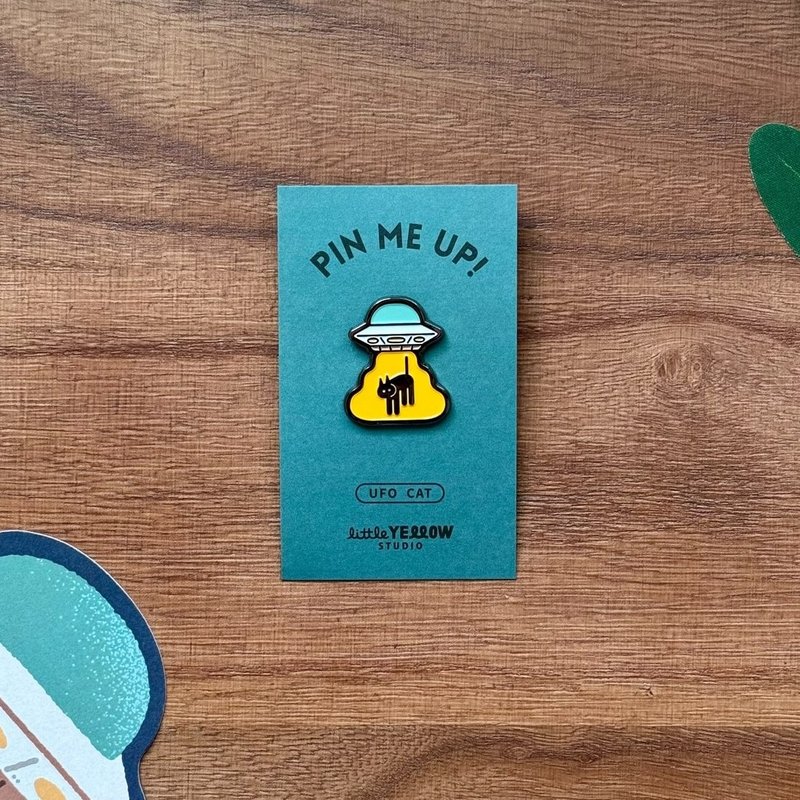 PIN ME UP 金属徽章 飞碟喵 - 徽章/别针 - 其他金属 黄色