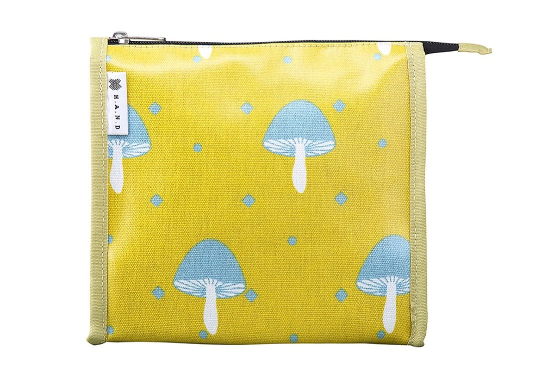 【日系】 WEMUG 北欧童话图案防水袋—文具/化妆/杂物包包(蘑菇) - 化妆包/杂物包 - 塑料 