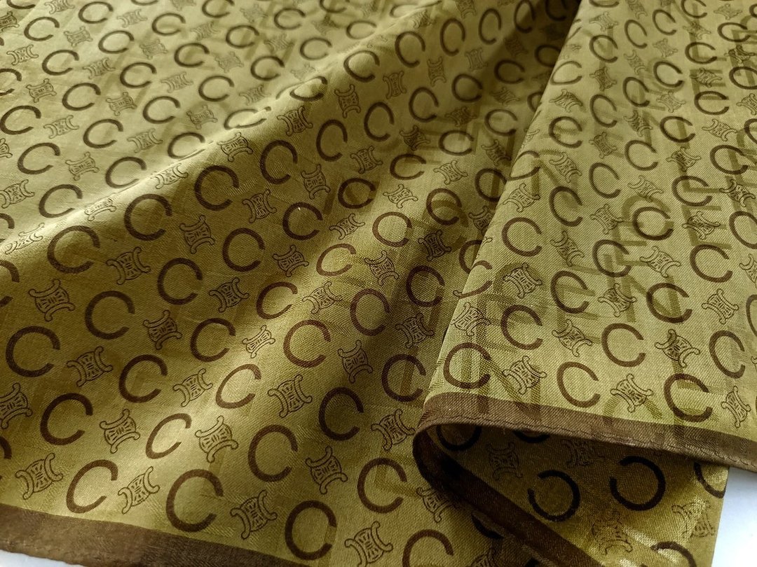 Celine 古董丝巾 Monogram 绿棕色 22.5 x 22 英寸 - 丝巾 - 棉 卡其色