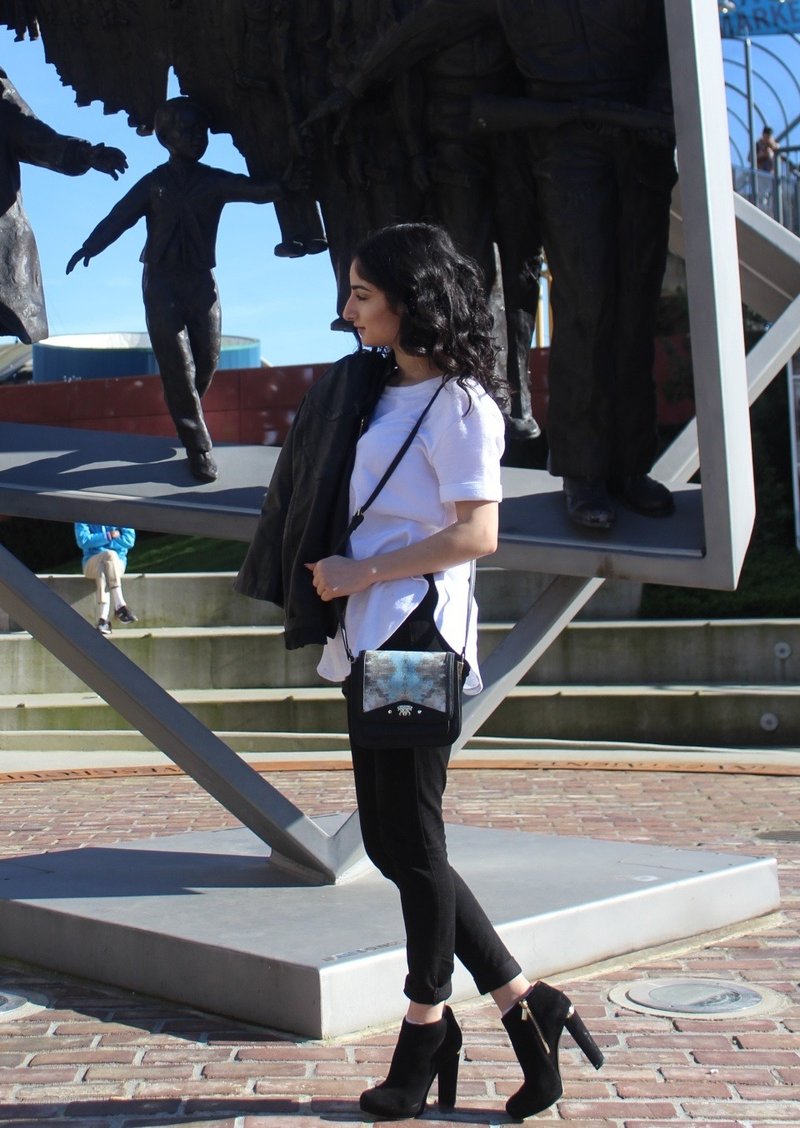 S8O油画风格迷你斜背包 守护海洋系列 黑色 - 侧背包/斜挎包 - 聚酯纤维 黑色