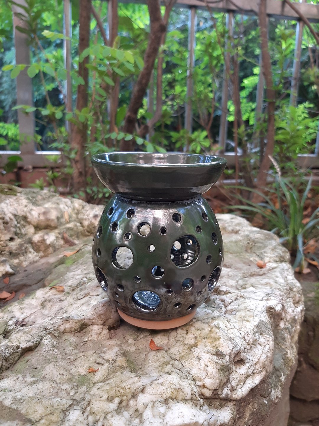 金龟子的夏日香氛精油灯 - 香薰/精油/线香 - 陶 绿色