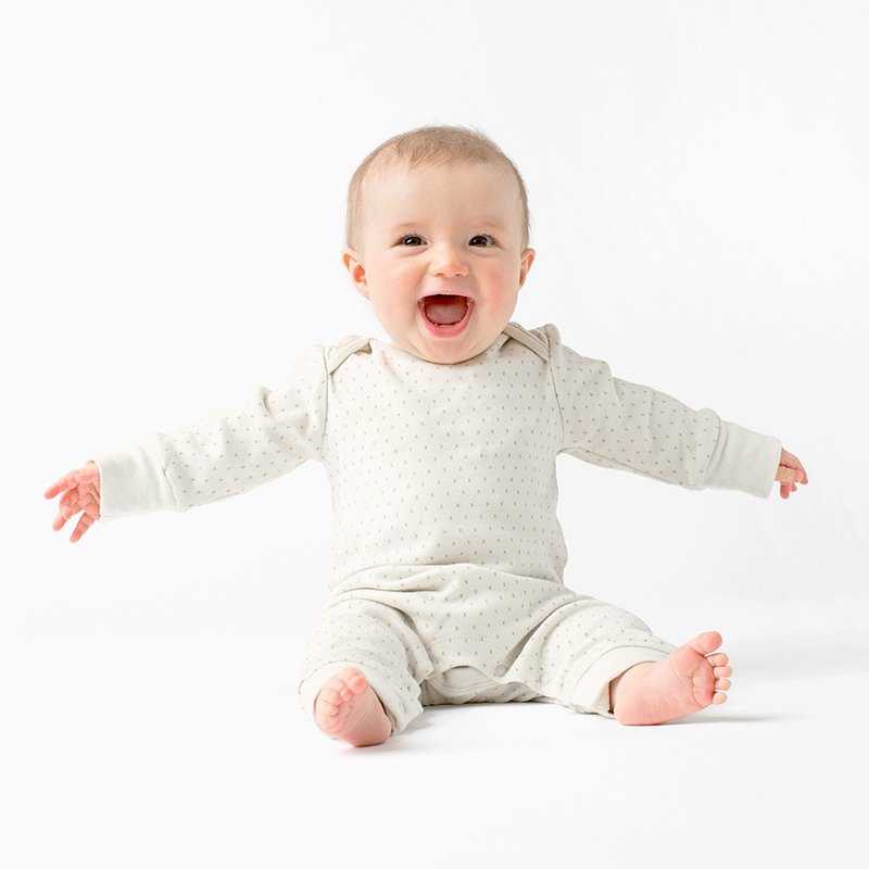 小亲亲。有机棉。包屁衣。连身衣。T-Shirt。英国皇室选用 - 包屁衣/连体衣 - 棉．麻 白色