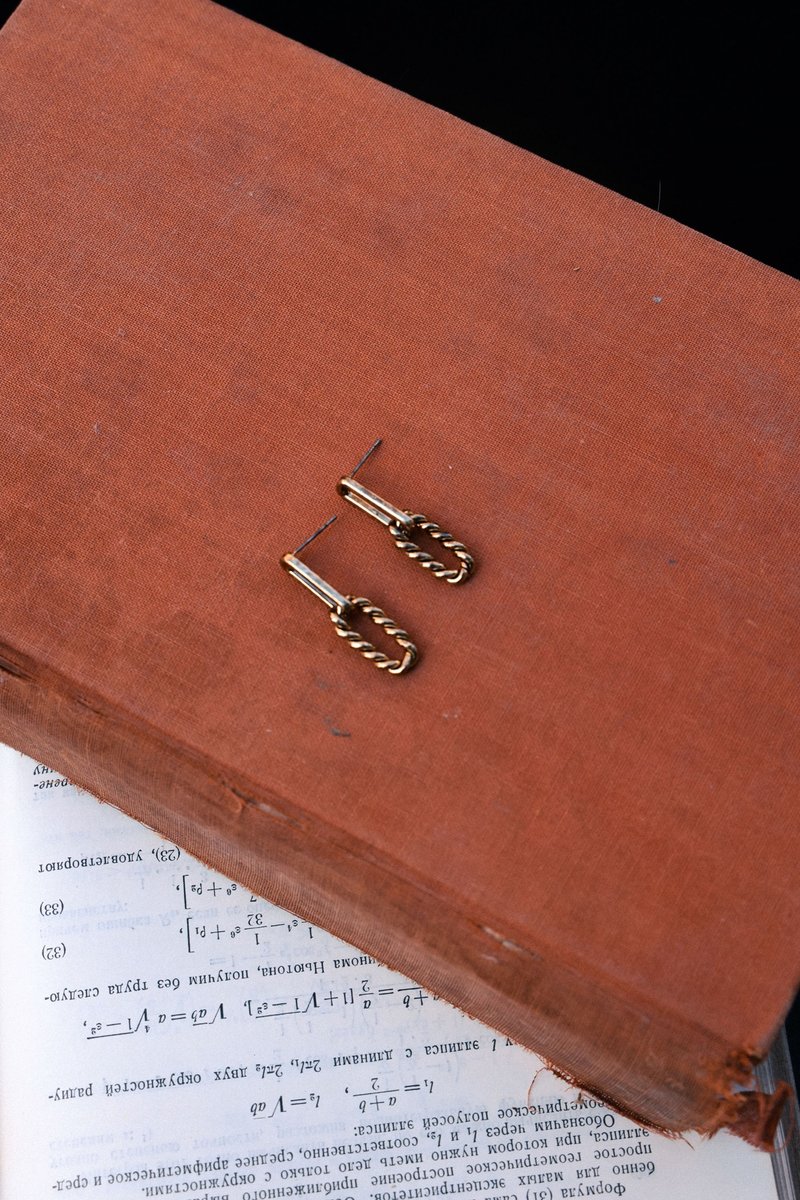 COR-DATE / 简约派 / 麻花链条耳环 / 短 - 耳环/耳夹 - 其他材质 