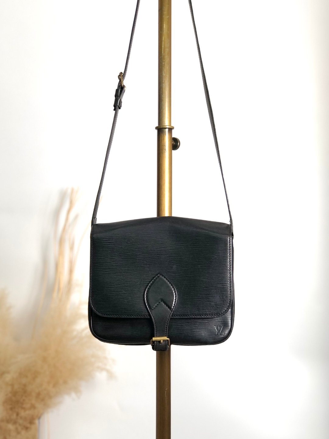 LOUIS VUITTON LV Epi 皮革前扣式黑色单肩包 Vintage 古董包 - 侧背包/斜挎包 - 真皮 黑色