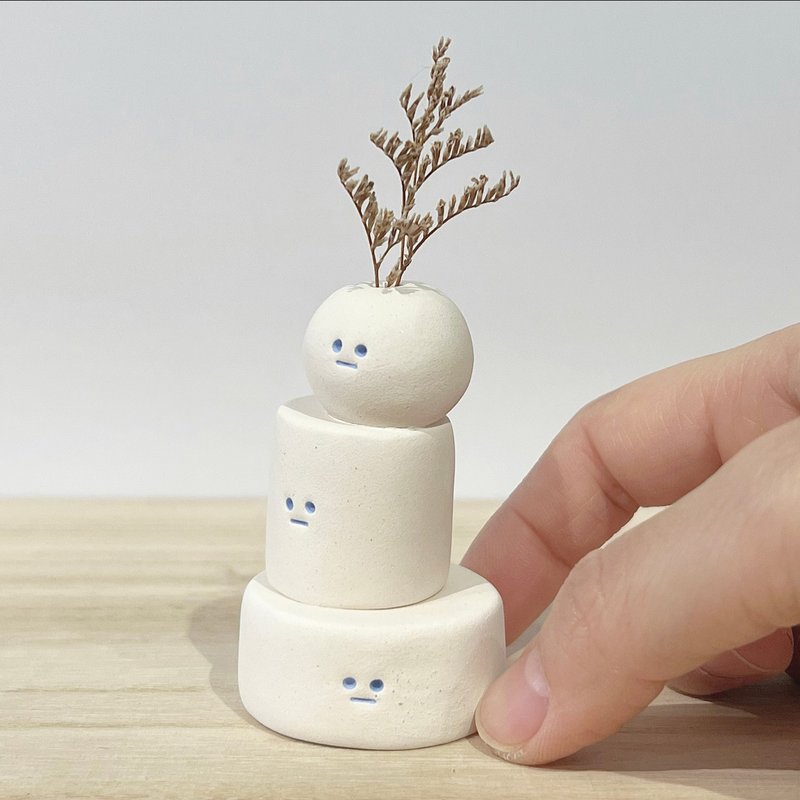 BUGS | 干花花器 | 香薰油扩香石 | 线香座 |  Birthday Cake 2 - 花瓶/陶器 - 陶 白色