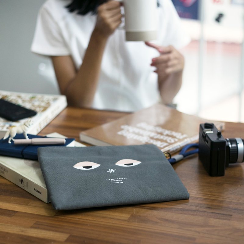 价值百万的石袋 - 化妆包/杂物包 - 棉．麻 灰色